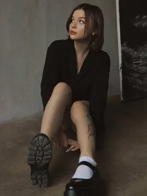 Fiona — profile with photos