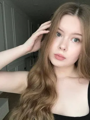 Lea — profile with photos