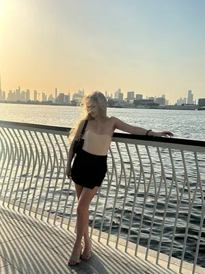 Victoria — profile with photos