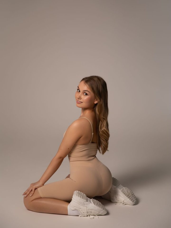 Olya — photo 2